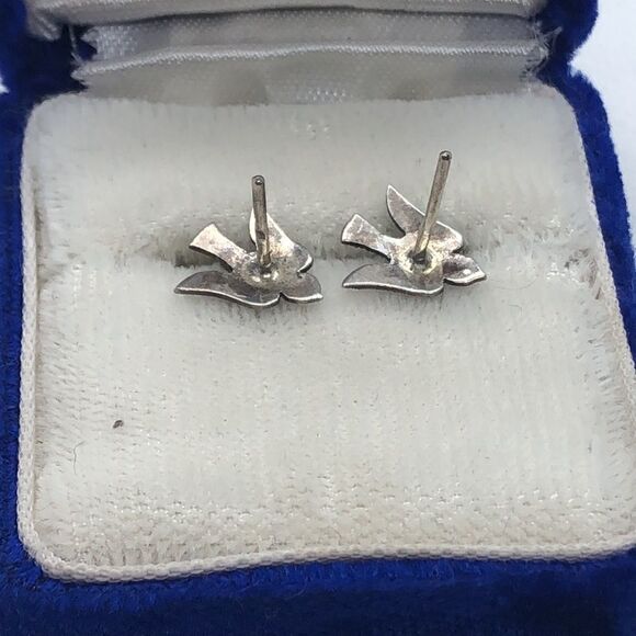 šā925Ā DiamondāCutāDoveāEarrings - Picture 4 of 4